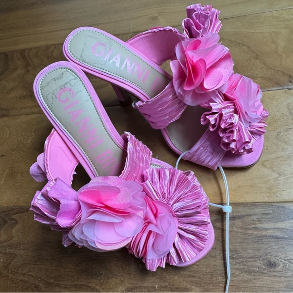 NWT Gianni Bini Hardaway Satin Ruffle Floral Detail Dress Slide Sandals Sz 6,5 - Picture 6 of 8